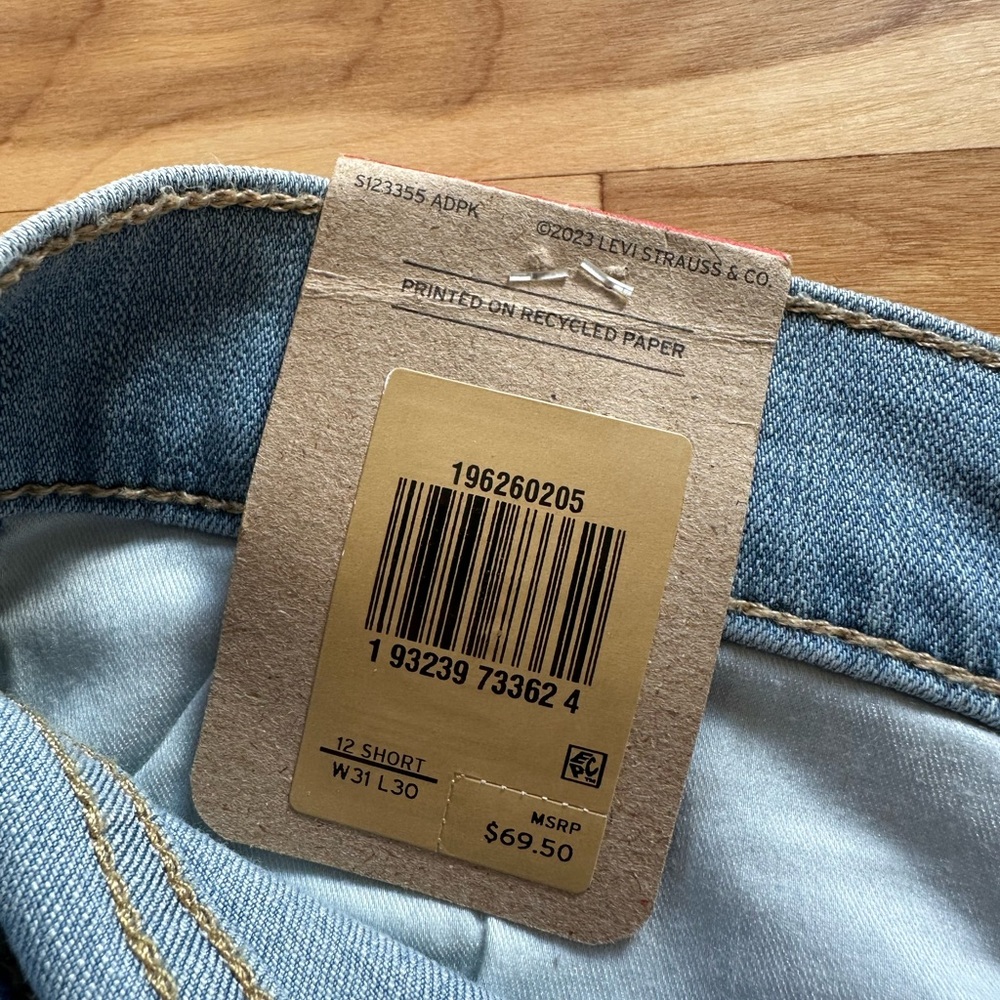 Levi's Women's Light Blue Skinny Jeans - Picture 8 of 11